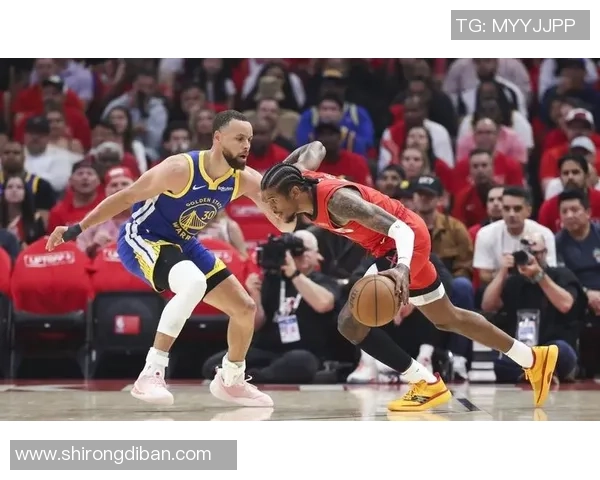 勇士与火箭季后赛第六场激战回顾关键时刻决定胜负的精彩瞬间 勇士与火箭季后赛第六场激战回顾关键时刻决定胜负的精彩瞬间